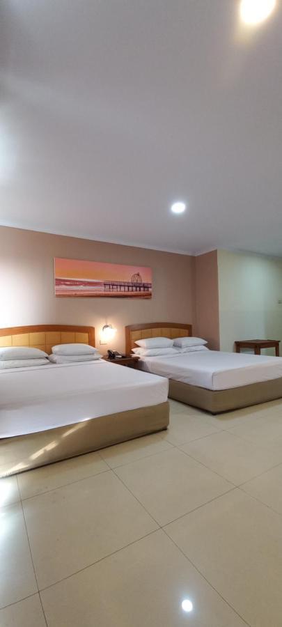 Hotel Celebes Manado Extérieur photo