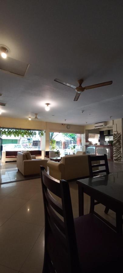 Hotel Celebes Manado Extérieur photo