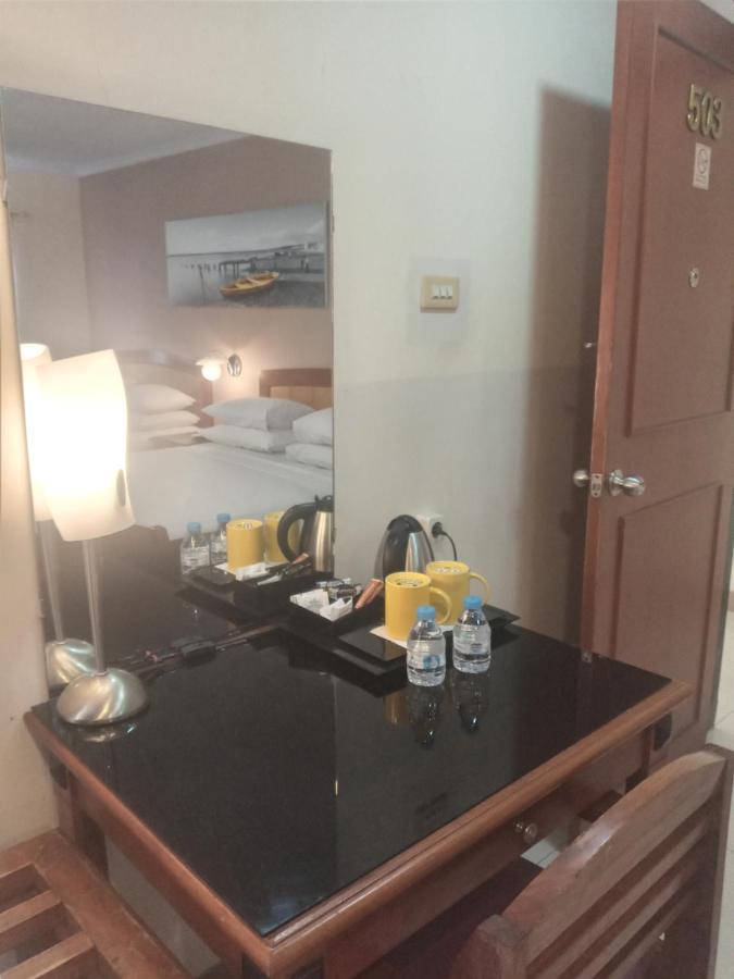 Hotel Celebes Manado Extérieur photo