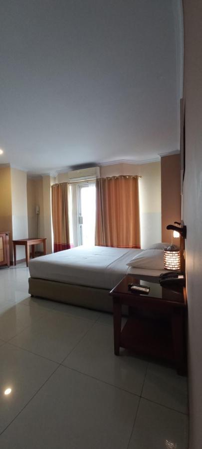 Hotel Celebes Manado Extérieur photo