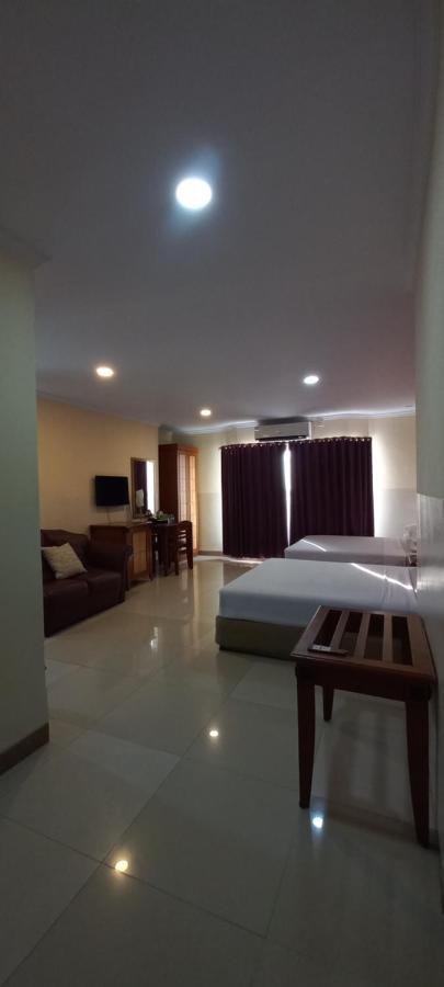 Hotel Celebes Manado Extérieur photo