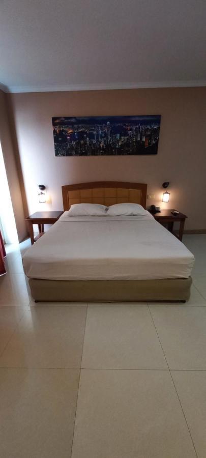 Hotel Celebes Manado Extérieur photo