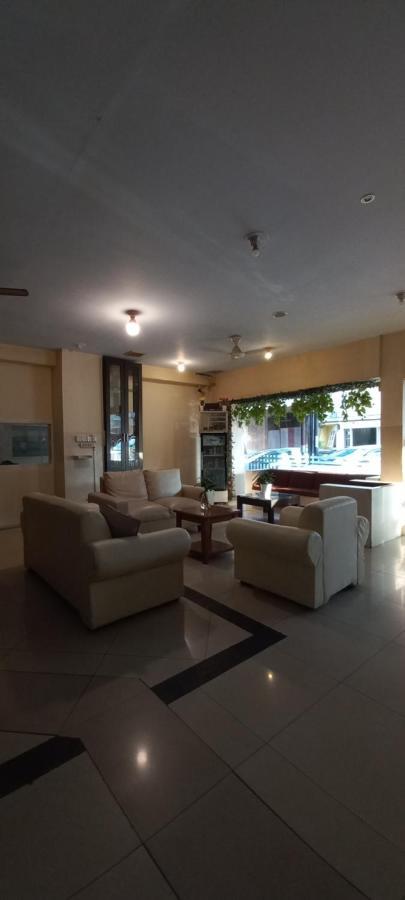 Hotel Celebes Manado Extérieur photo