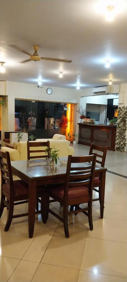 Hotel Celebes Manado Extérieur photo