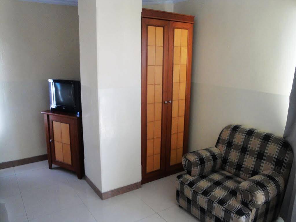 Hotel Celebes Manado Extérieur photo